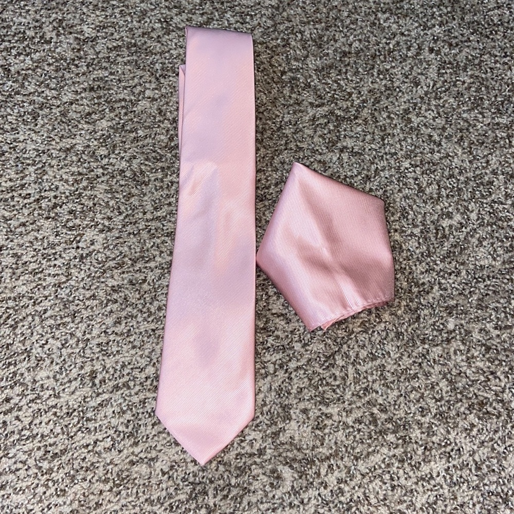 Pink tie and pocket square set